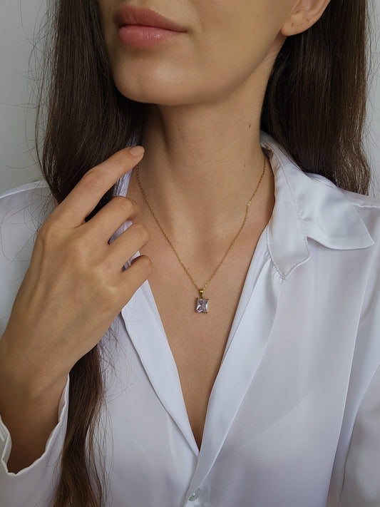 The Solitaire Sparkle Necklace - SABI STORE