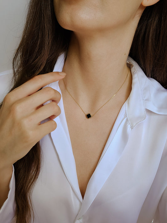 The Midnight Clover Necklace 2 - SABI STORE