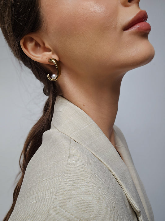 The Pearl Hoop Earrings - SABI STORE