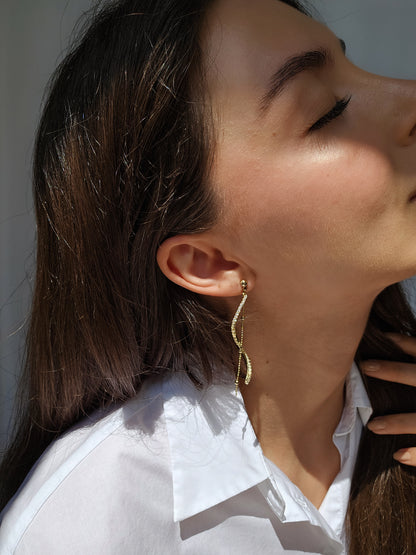 Floral Pearl Drop Earrings - SABI STORE