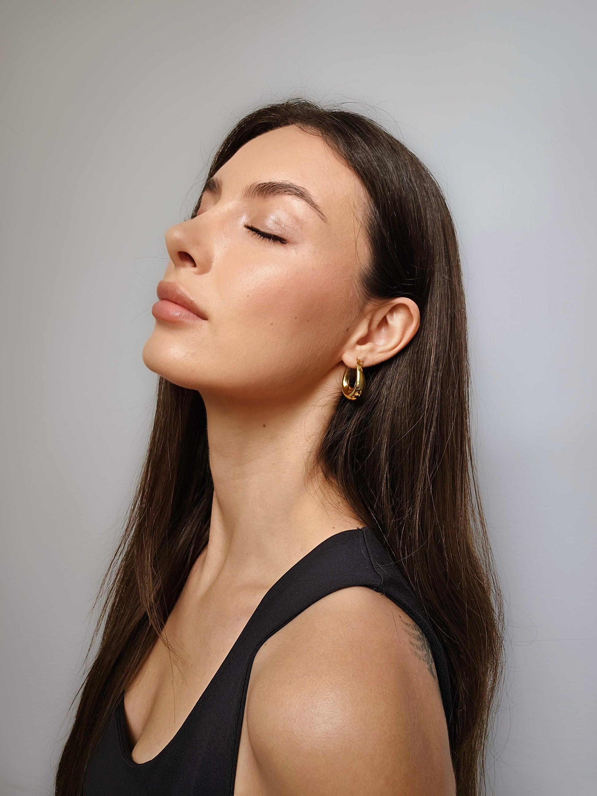 The Classic Horseshoe Hoops - SABI STORE